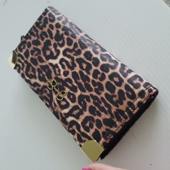 Jessica Simpson Leopard Print Wallet with Gold Accents - Picture 1 of 4